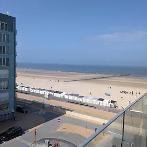 studio-sun-south-semi-seaview-sea-at-15meter-ostend.hotelsghent.com/